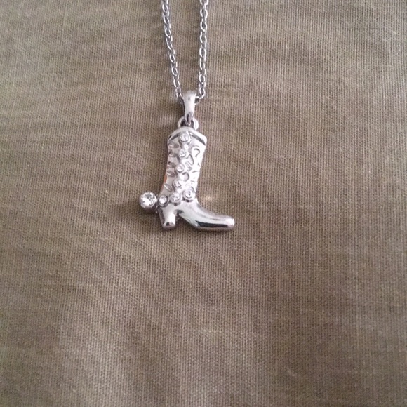 Necklace - Picture 1 of 2